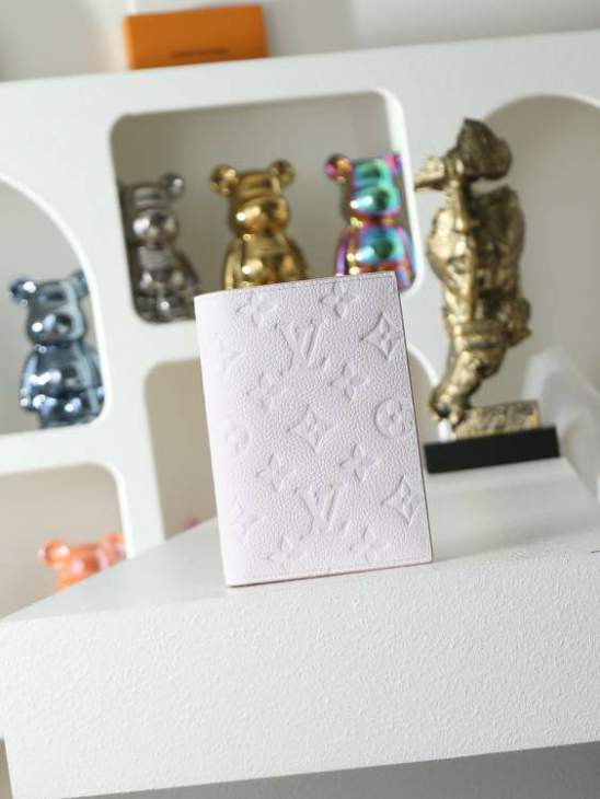 Picture of Louis Vuitton Wallets _SKUfw240693650fw